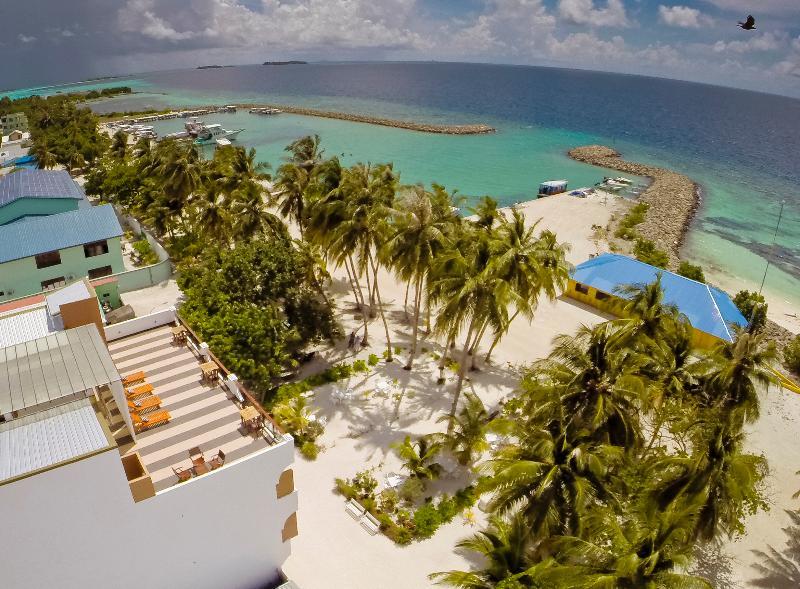 Crystal Sands Beach Hotel At Maafushi Exterior photo