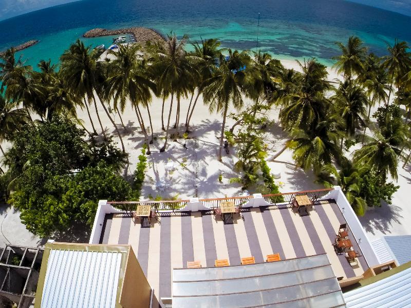 Crystal Sands Beach Hotel At Maafushi Exterior photo