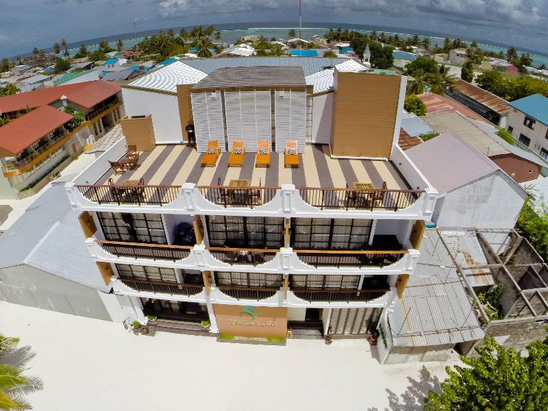 Crystal Sands Beach Hotel At Maafushi Exterior photo