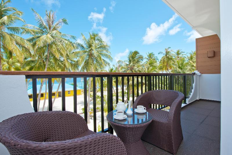 Crystal Sands Beach Hotel At Maafushi Exterior photo