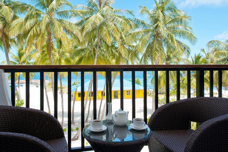 Crystal Sands Beach Hotel At Maafushi Exterior photo
