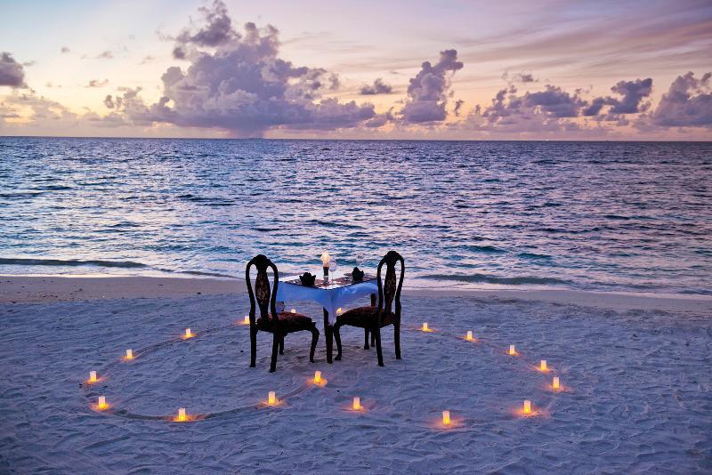 Crystal Sands Beach Hotel At Maafushi Exterior photo